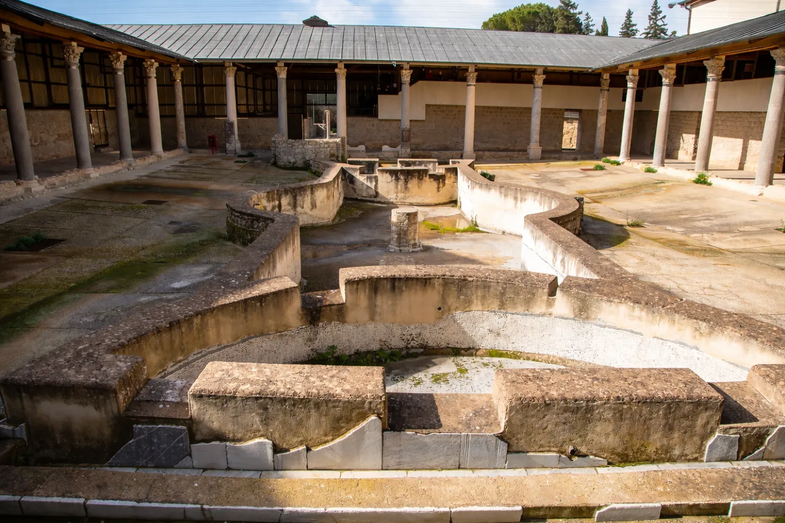 Il Peristilio Quadrangolare